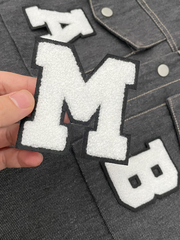 Écussons en chenille noir et b - Velcro Sew On avis et prix